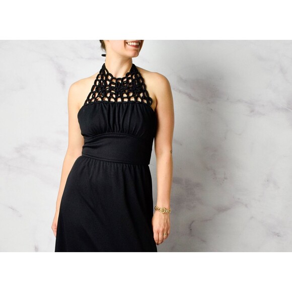 1970s Spiderweb Halter Dress Size Small 70s Halter Gown Vintage Black Maxi Dress - Picture 5 of 9